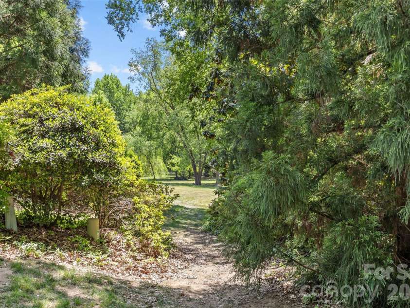 5120 Dunes Court, Charlotte, NC 28226.  MLS# CAR4367666, YatesRealty ID 14955. 