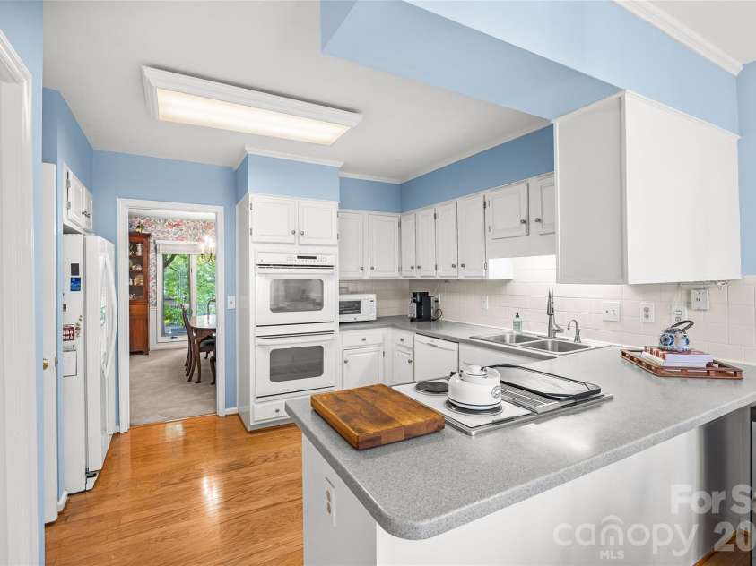 5120 Dunes Court, Charlotte, NC 28226.  MLS# CAR4367666, YatesRealty ID 14955. 