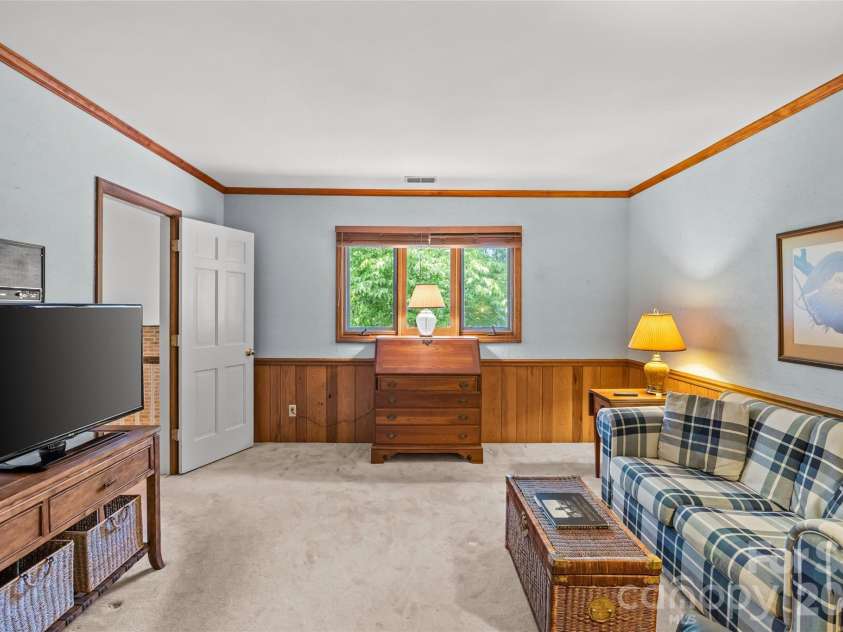 5120 Dunes Court, Charlotte, NC 28226.  MLS# CAR4367666, YatesRealty ID 14955. 