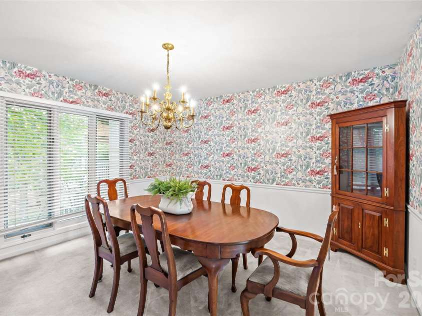 5120 Dunes Court, Charlotte, NC 28226.  MLS# CAR4367666, YatesRealty ID 14955. Dining Room