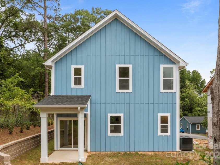 518 Herms Avenue, Mount Holly, NC 28120.  MLS# CAR4255099, YatesRealty ID 14956. 