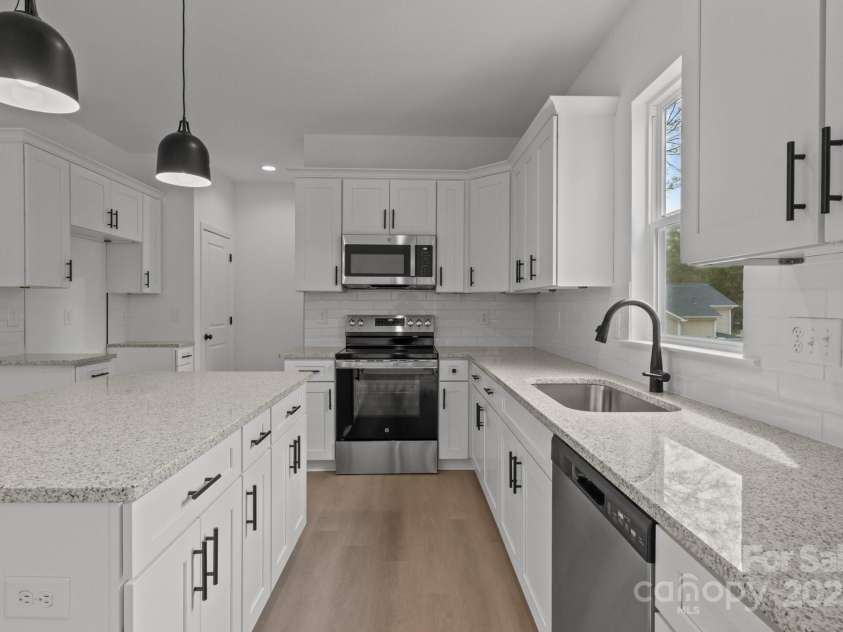 518 Herms Avenue, Mount Holly, NC 28120.  MLS# CAR4255099, YatesRealty ID 14956. 