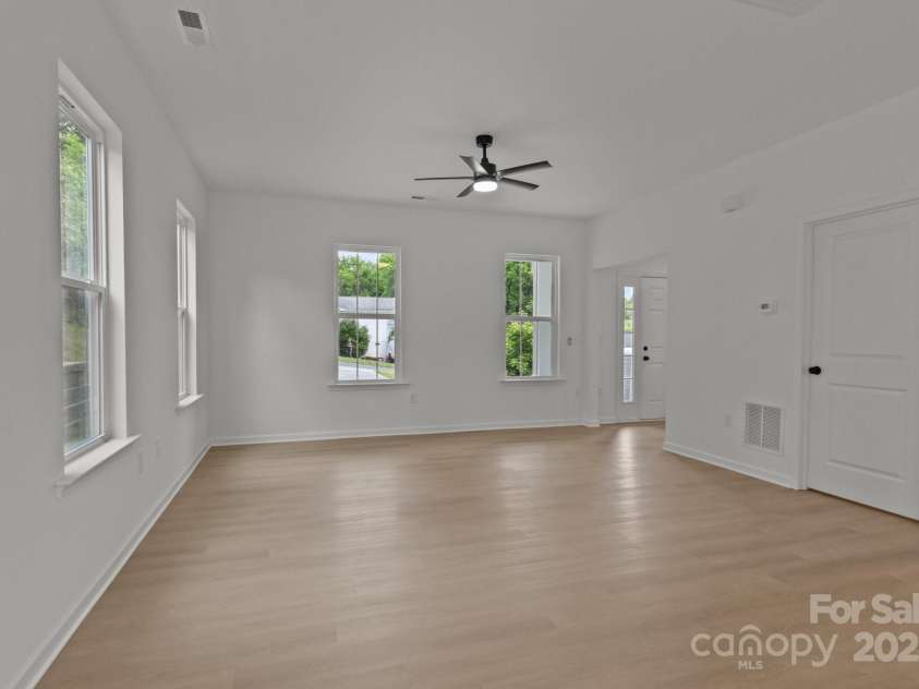 518 Herms Avenue, Mount Holly, NC 28120.  MLS# CAR4255099, YatesRealty ID 14956. 