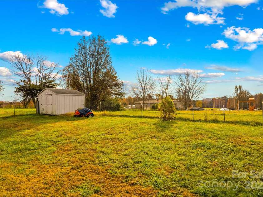 227 Grassy Meadow Lane, Statesville, NC 28625.  MLS# CAR4202911, YatesRealty ID 14958. 
