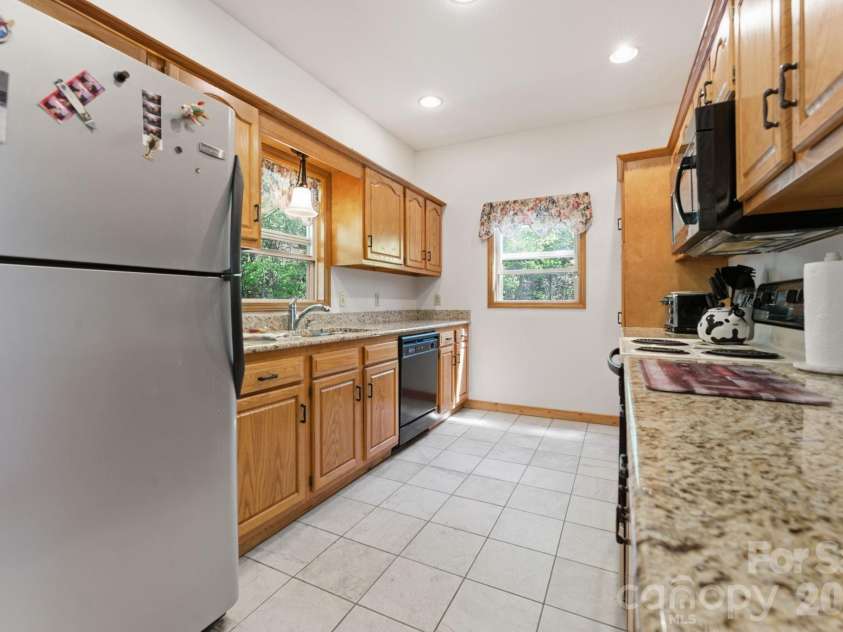 24 Pine Bluff Lane, Whittier, NC 28789.  MLS# CAR4371631, YatesRealty ID 14959. 
