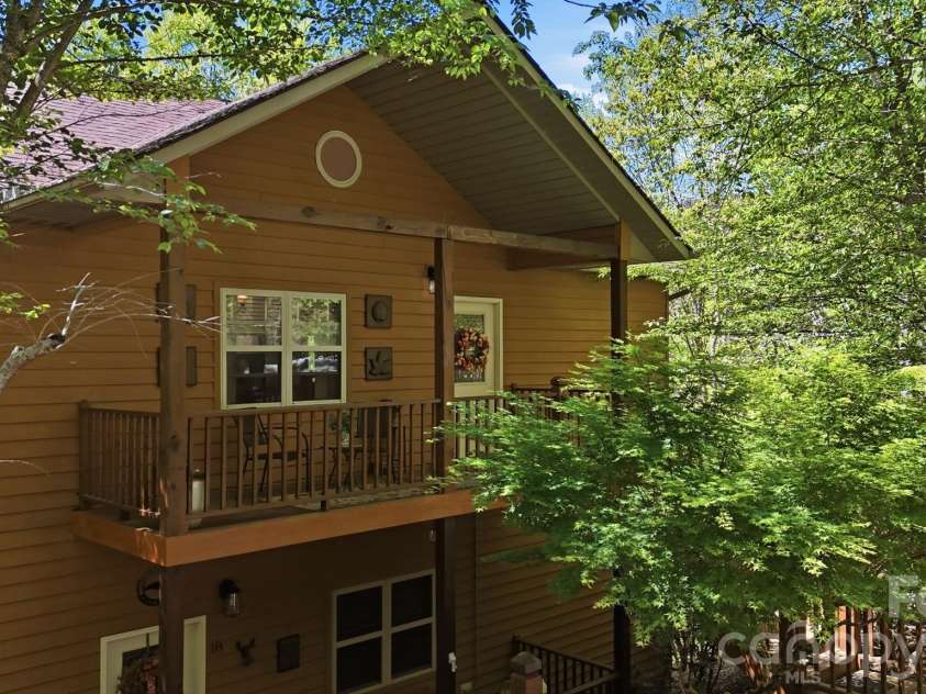 24 Pine Bluff Lane, Whittier, NC 28789.  MLS# CAR4371631, YatesRealty ID 14959. 