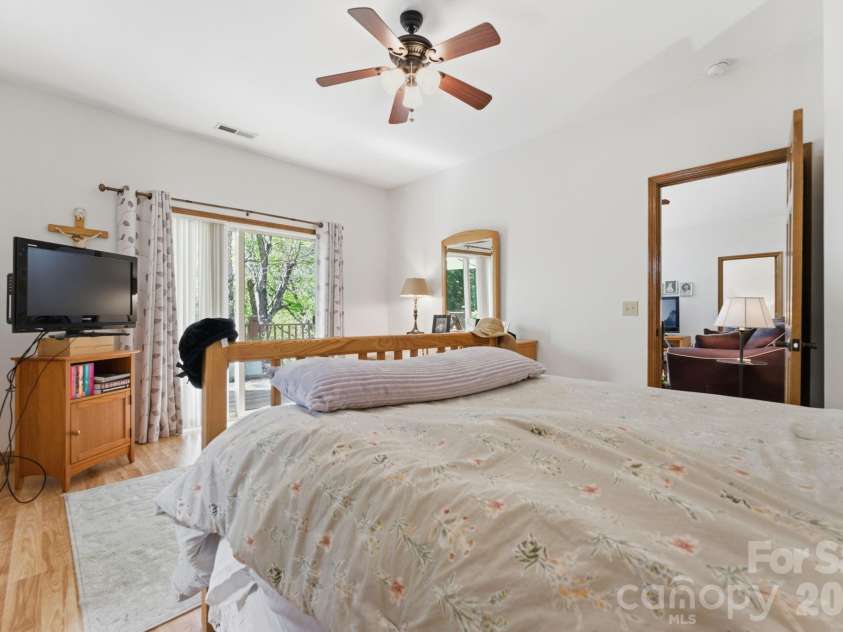 24 Pine Bluff Lane, Whittier, NC 28789.  MLS# CAR4371631, YatesRealty ID 14959. 