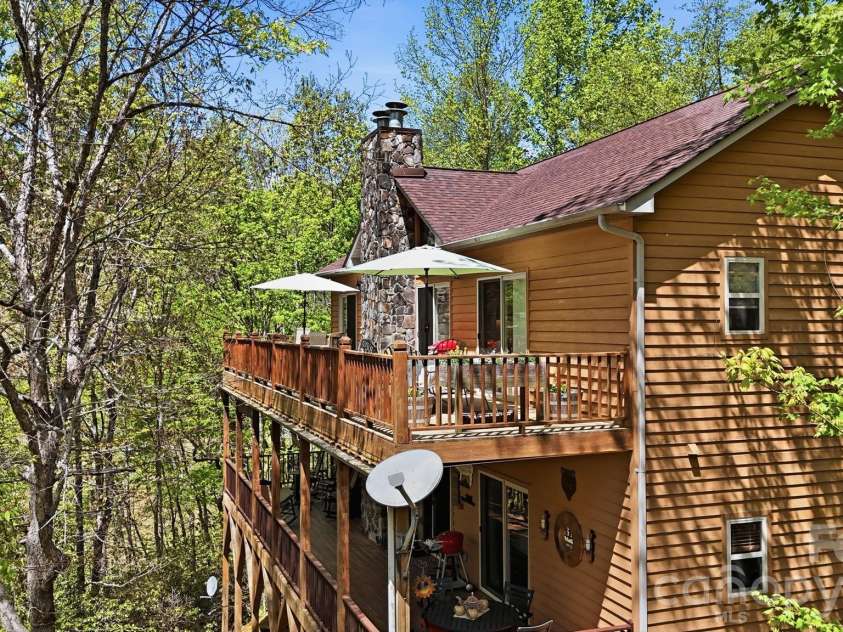 24 Pine Bluff Lane, Whittier, NC 28789.  MLS# CAR4371631, YatesRealty ID 14959. 