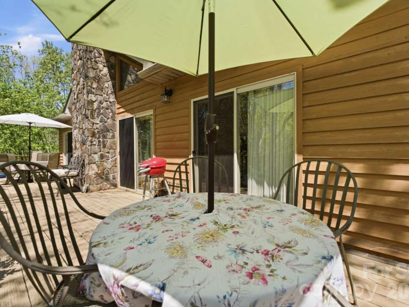 24 Pine Bluff Lane, Whittier, NC 28789.  MLS# CAR4371631, YatesRealty ID 14959. 