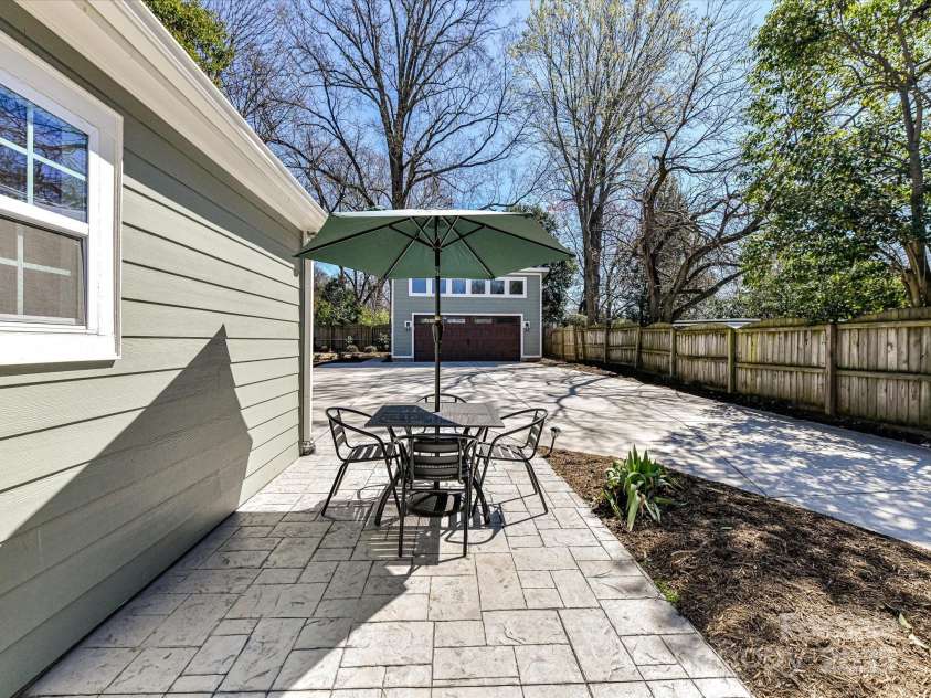 2919 Park Road, Charlotte, NC 28209.  MLS# CAR4230850, YatesRealty ID 14959. 2nd Patio