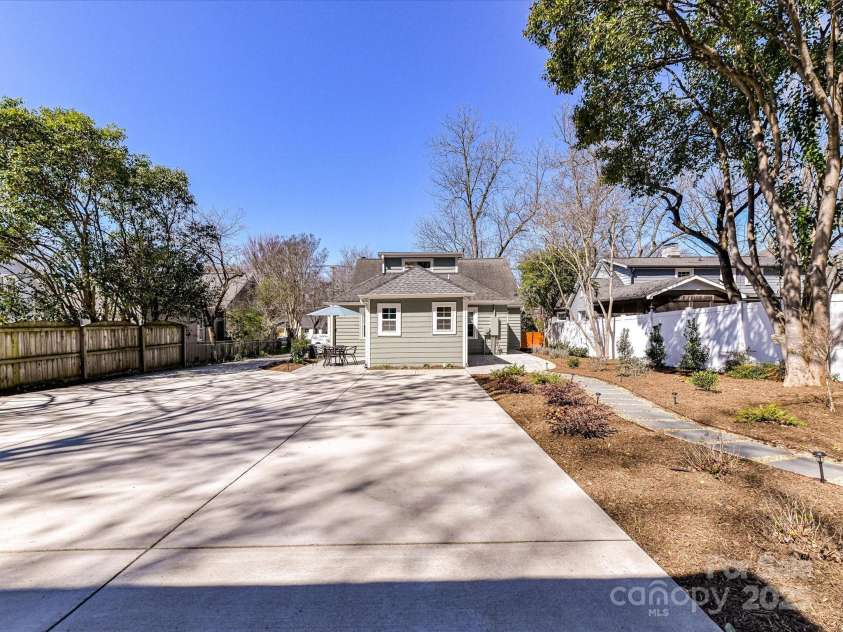 2919 Park Road, Charlotte, NC 28209.  MLS# CAR4230850, YatesRealty ID 14959. Back of Home / Parking