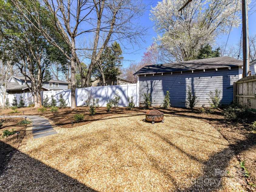 2919 Park Road, Charlotte, NC 28209.  MLS# CAR4230850, YatesRealty ID 14959. Backyard/Fire Pit Area