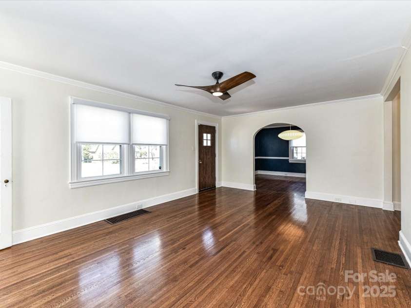 2919 Park Road, Charlotte, NC 28209.  MLS# CAR4230850, YatesRealty ID 14959. Living Room