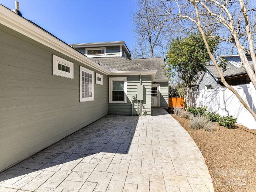 2919 Park Road, Charlotte, NC 28209.  MLS# CAR4230850, YatesRealty ID 14959. Patio at Back Door
