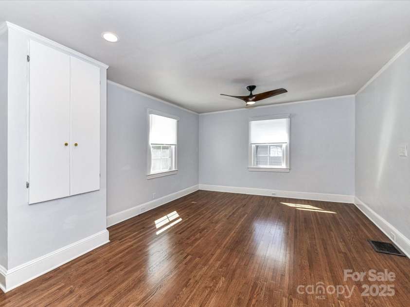 2919 Park Road, Charlotte, NC 28209.  MLS# CAR4230850, YatesRealty ID 14959. Primary Bedroom
