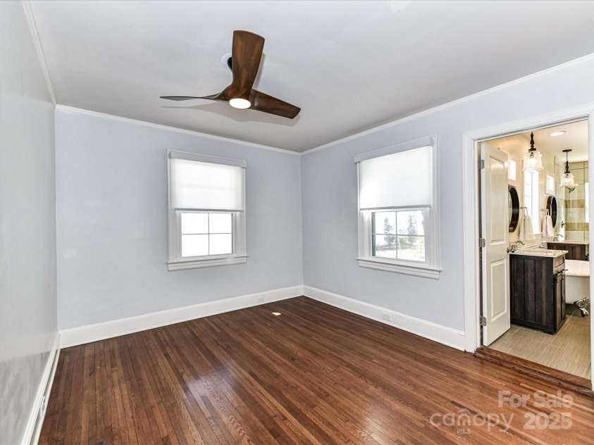 2919 Park Road, Charlotte, NC 28209.  MLS# CAR4230850, YatesRealty ID 14959. Primary Bedroom Sitting Area