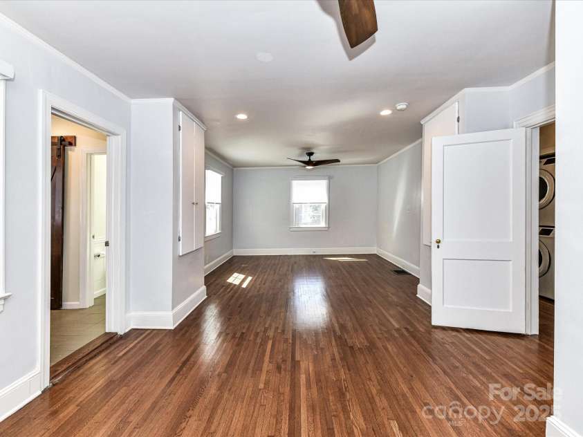 2919 Park Road, Charlotte, NC 28209.  MLS# CAR4230850, YatesRealty ID 14959. Primary Bedroom Suite