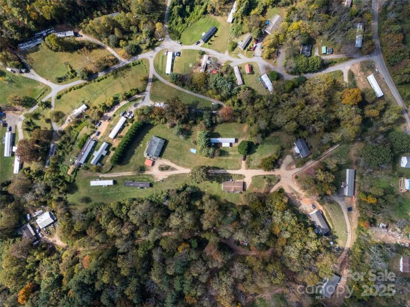 18 Hat Creek Drive, Asheville, NC 28806.  MLS# CAR4317652, YatesRealty ID 1496. 