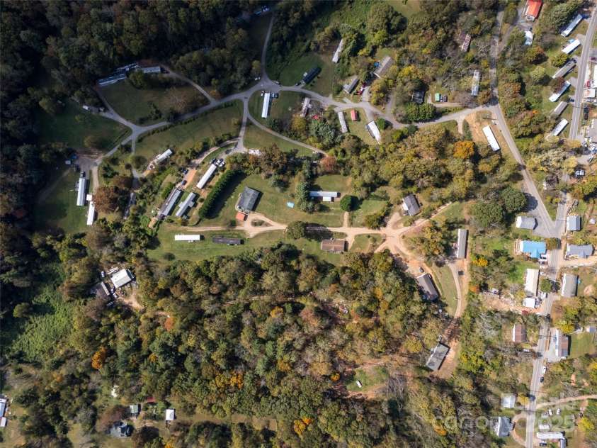 18 Hat Creek Drive, Asheville, NC 28806.  MLS# CAR4317652, YatesRealty ID 1496. 