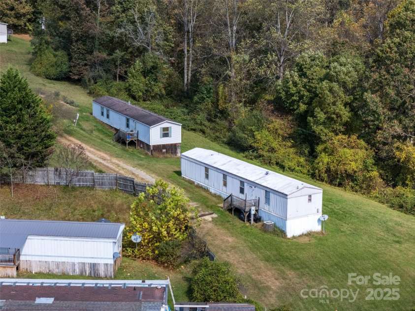 18 Hat Creek Drive, Asheville, NC 28806.  MLS# CAR4317652, YatesRealty ID 1496. 