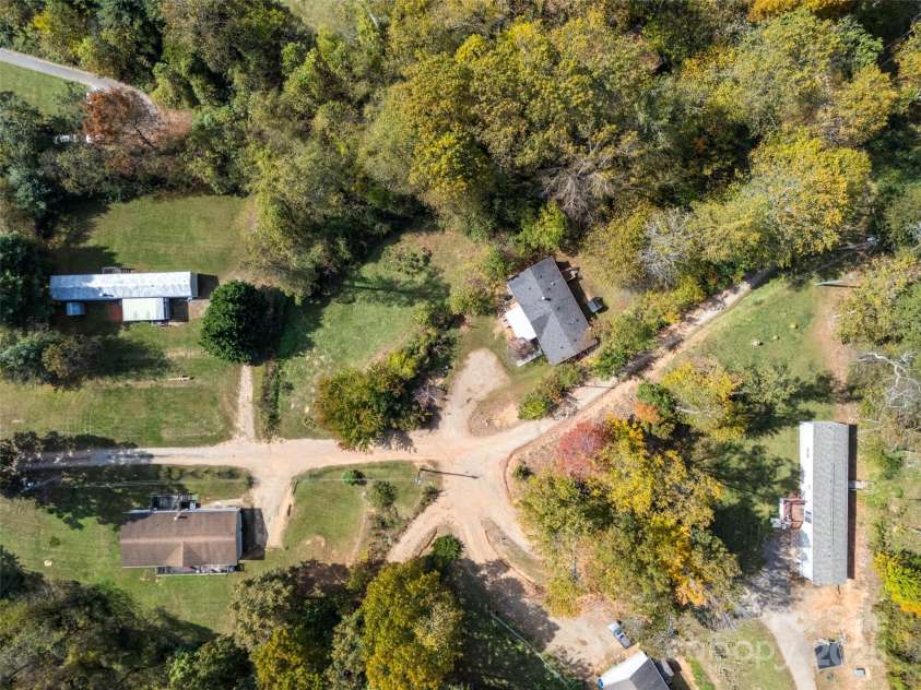 18 Hat Creek Drive, Asheville, NC 28806.  MLS# CAR4317652, YatesRealty ID 1496. 
