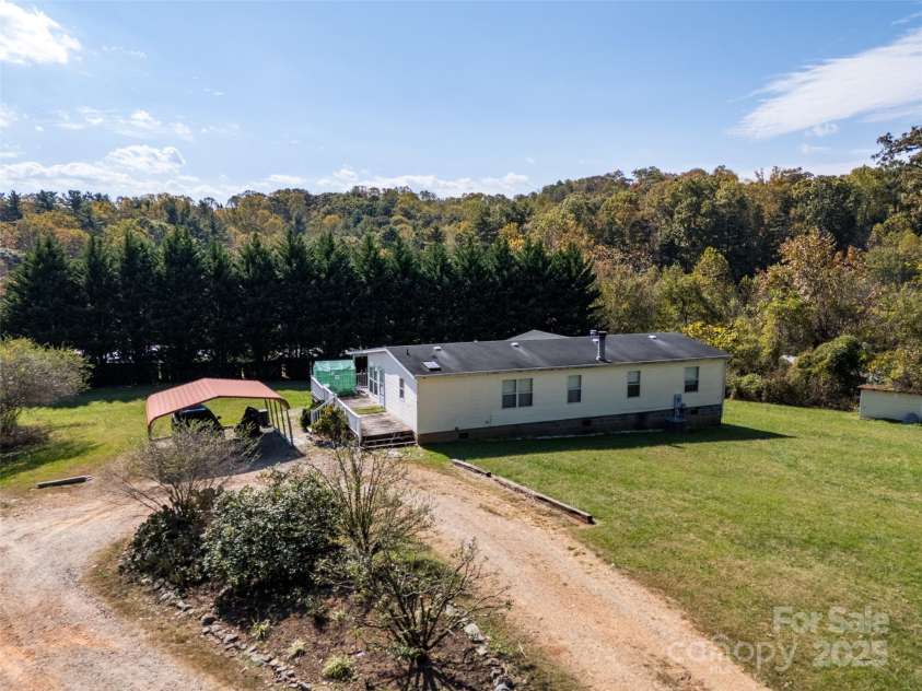 18 Hat Creek Drive, Asheville, NC 28806.  MLS# CAR4317652, YatesRealty ID 1496. 