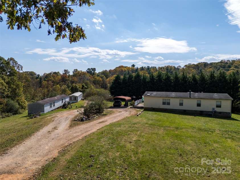 18 Hat Creek Drive, Asheville, NC 28806.  MLS# CAR4317652, YatesRealty ID 1496. 