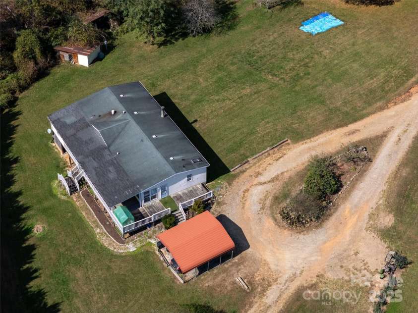 18 Hat Creek Drive, Asheville, NC 28806.  MLS# CAR4317652, YatesRealty ID 1496. 