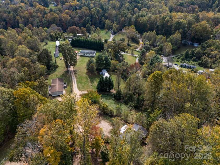18 Hat Creek Drive, Asheville, NC 28806.  MLS# CAR4317652, YatesRealty ID 1496. 