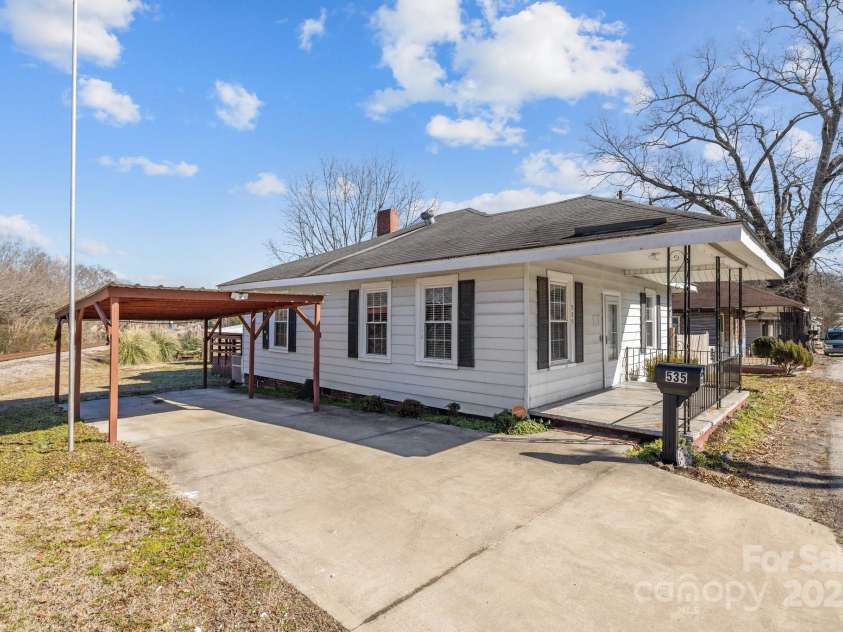 535 5th Street, Chester, SC 29706.  MLS# CAR4297832, YatesRealty ID 14960. 