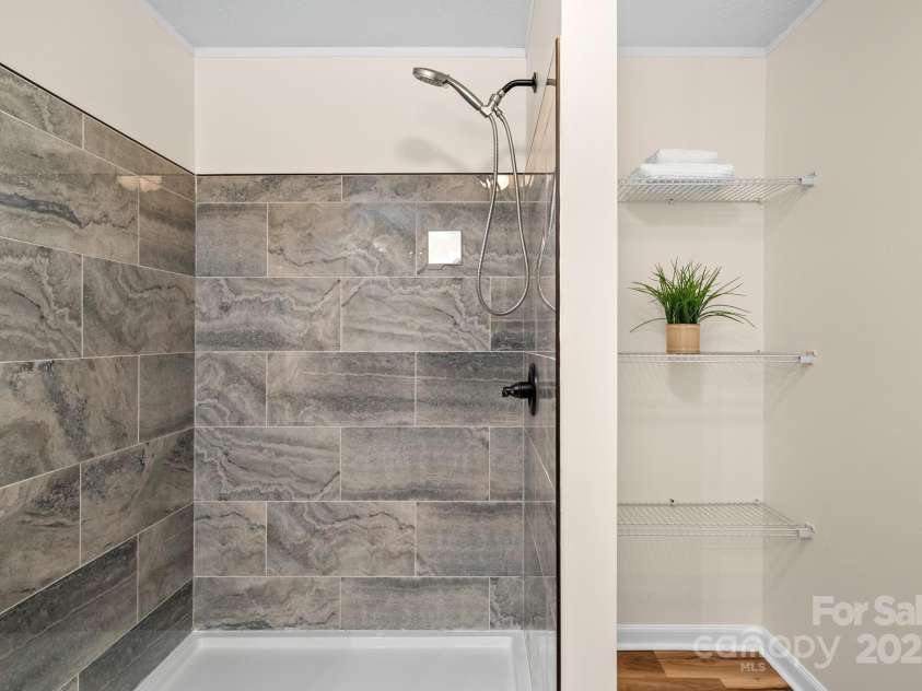 138 South Carolina Avenue, Hendersonville, NC 28739.  MLS# CAR4262799, YatesRealty ID 14961. 