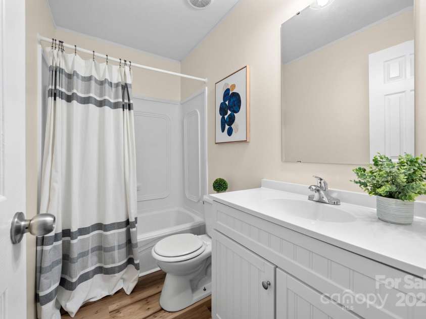 138 South Carolina Avenue, Hendersonville, NC 28739.  MLS# CAR4262799, YatesRealty ID 14961. 