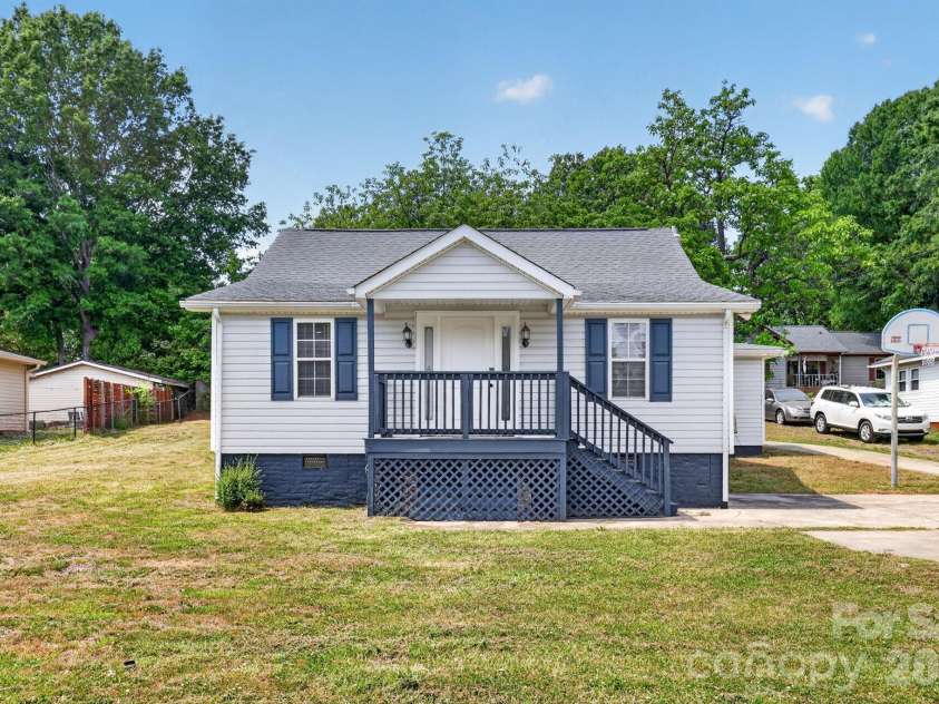 62 Roberta Road, Concord, NC 28027.  MLS# CAR4374296, YatesRealty ID 14961. 62 Roberta Road SW, Concord, NC