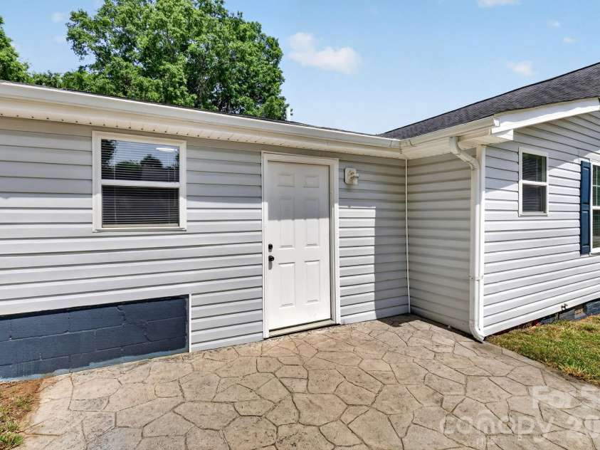 62 Roberta Road, Concord, NC 28027.  MLS# CAR4374296, YatesRealty ID 14961. 