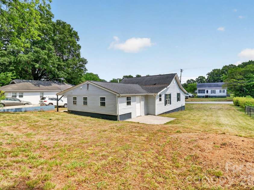 62 Roberta Road, Concord, NC 28027.  MLS# CAR4374296, YatesRealty ID 14961. 