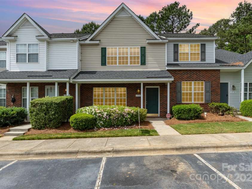 1720 Forest Side Lane, Charlotte, NC 28213.  MLS# CAR4248667, YatesRealty ID 14962. 