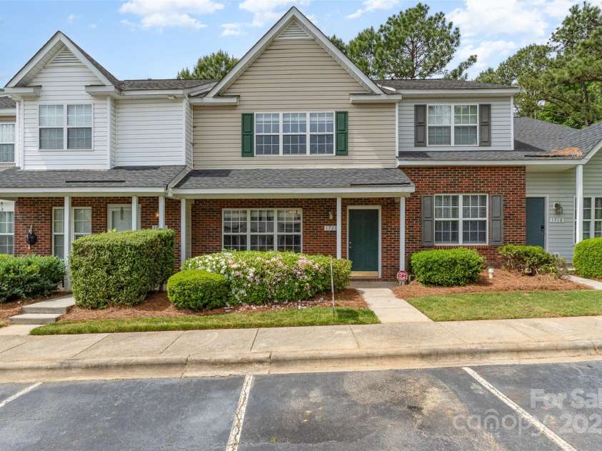 1720 Forest Side Lane, Charlotte, NC 28213.  MLS# CAR4248667, YatesRealty ID 14962. 