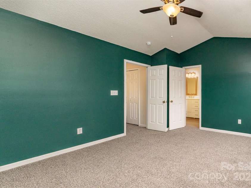 1720 Forest Side Lane, Charlotte, NC 28213.  MLS# CAR4248667, YatesRealty ID 14962. 