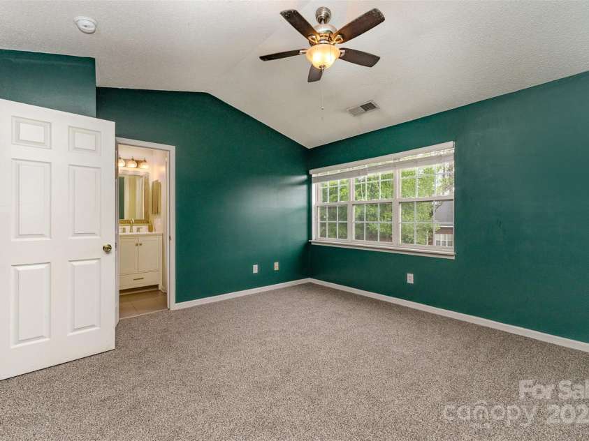 1720 Forest Side Lane, Charlotte, NC 28213.  MLS# CAR4248667, YatesRealty ID 14962. 