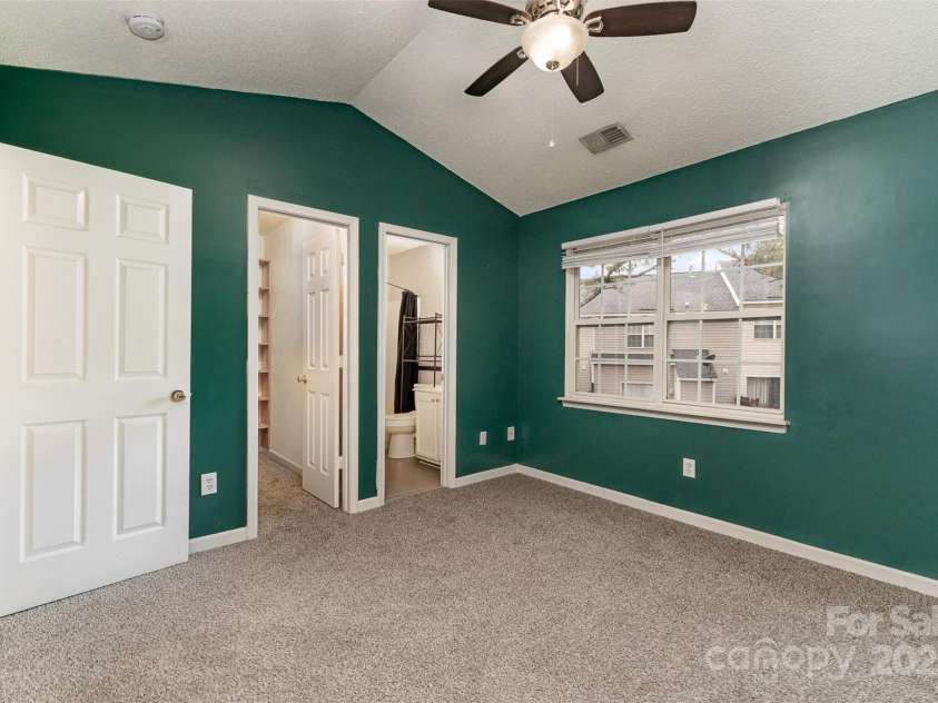 1720 Forest Side Lane, Charlotte, NC 28213.  MLS# CAR4248667, YatesRealty ID 14962. 