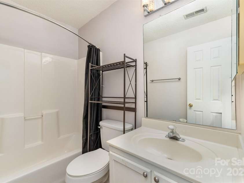 1720 Forest Side Lane, Charlotte, NC 28213.  MLS# CAR4248667, YatesRealty ID 14962. 