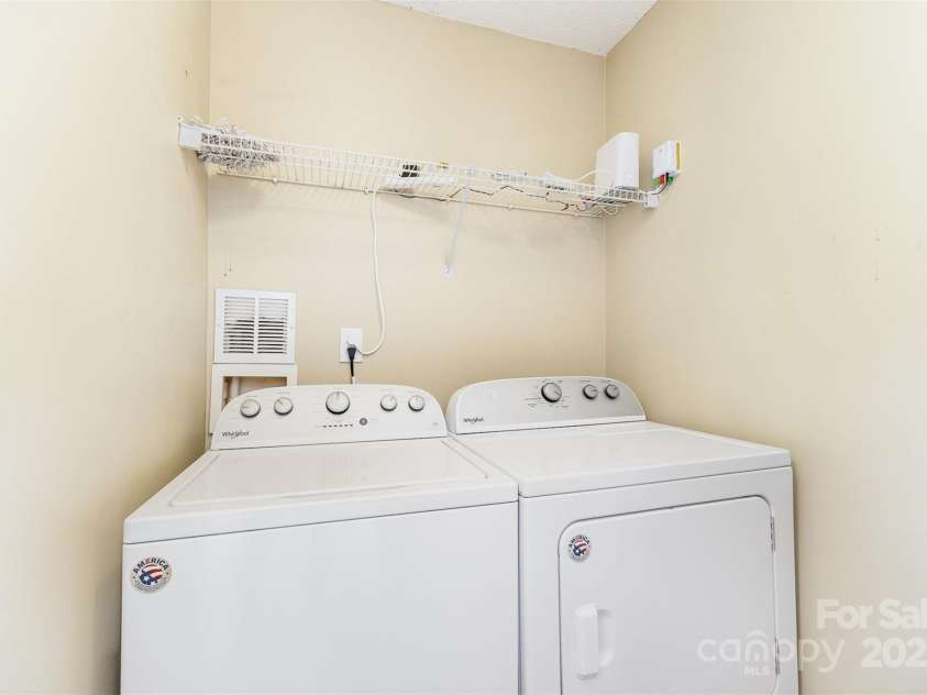 1720 Forest Side Lane, Charlotte, NC 28213.  MLS# CAR4248667, YatesRealty ID 14962. 