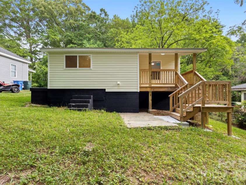 1224 Beale Street, Albemarle, NC 28001.  MLS# CAR4374352, YatesRealty ID 14963. 