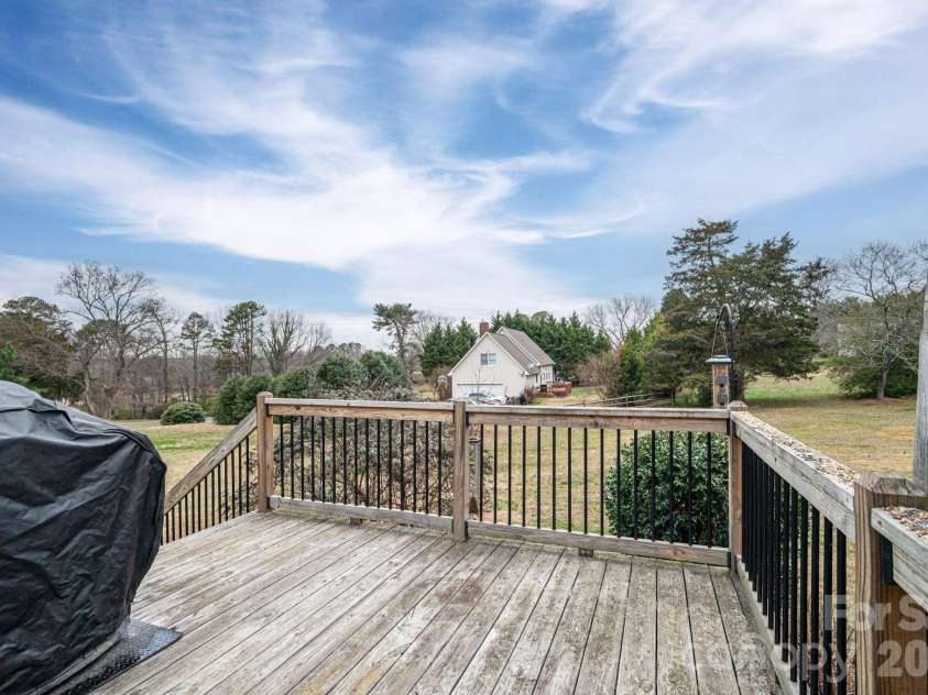 104 Lakewood Drive, Kings Mountain, NC 28086.  MLS# CAR4338504, YatesRealty ID 14964. Back Deck
