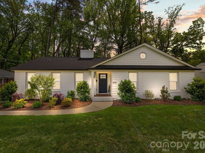 3910 Sulkirk Road, Charlotte, NC 28210.  MLS# CAR4367960, YatesRealty ID 14965. 