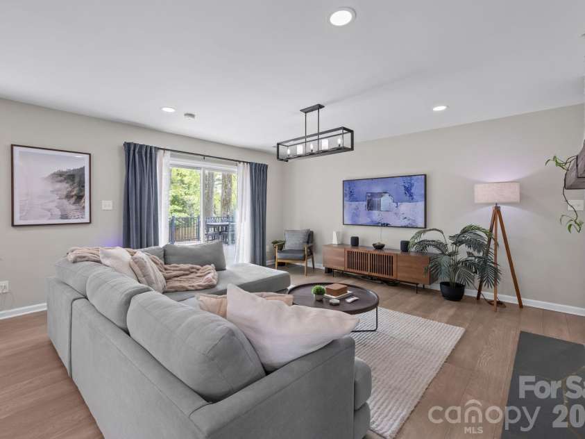 3910 Sulkirk Road, Charlotte, NC 28210.  MLS# CAR4367960, YatesRealty ID 14965. 