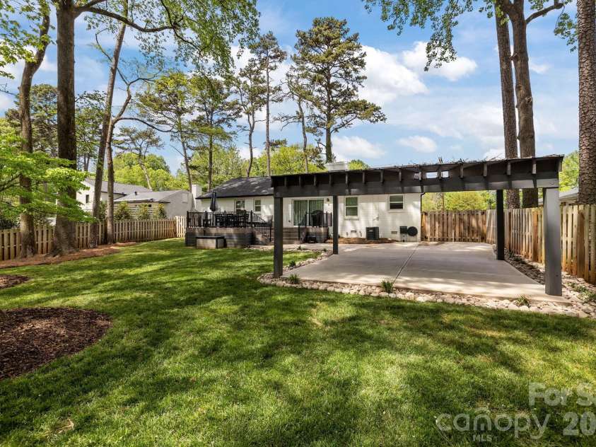 3910 Sulkirk Road, Charlotte, NC 28210.  MLS# CAR4367960, YatesRealty ID 14965. 