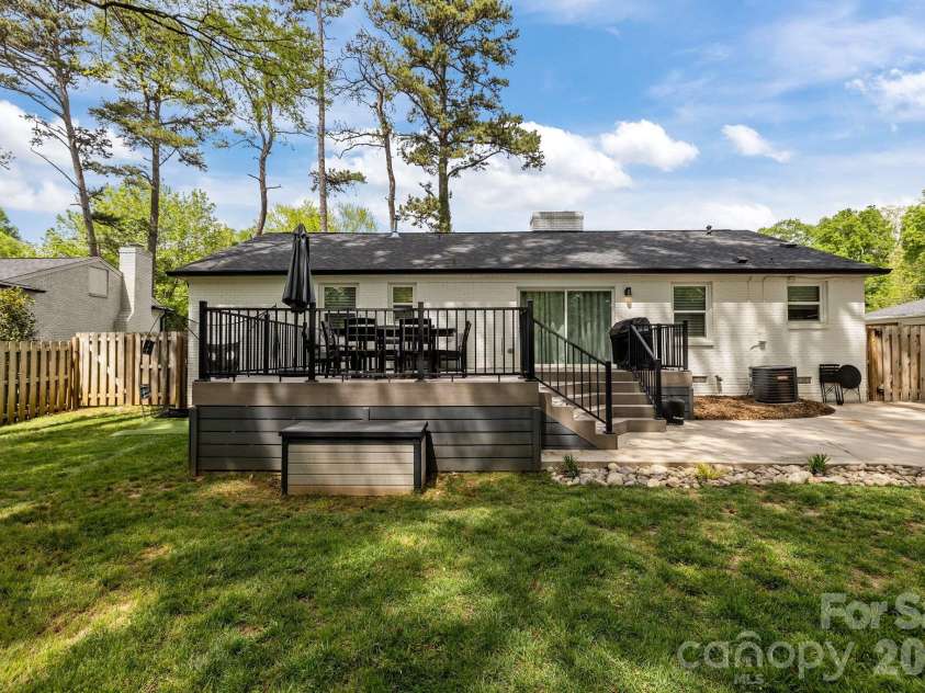 3910 Sulkirk Road, Charlotte, NC 28210.  MLS# CAR4367960, YatesRealty ID 14965. 