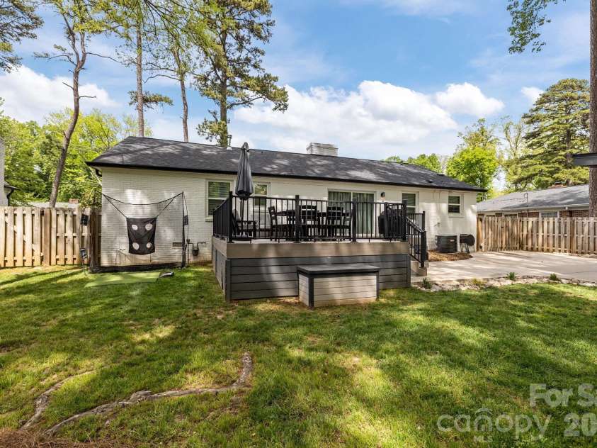 3910 Sulkirk Road, Charlotte, NC 28210.  MLS# CAR4367960, YatesRealty ID 14965. 
