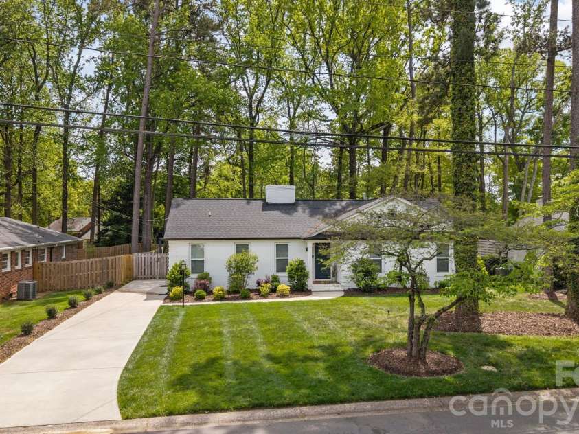 3910 Sulkirk Road, Charlotte, NC 28210.  MLS# CAR4367960, YatesRealty ID 14965. 